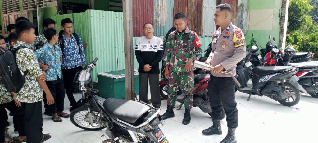 Tertibkan Knalpot Racing, Bhabinkamtibmas Tanjung Sani Turun ke Sekolah Edukasi Pelajar&nbsp;SMP