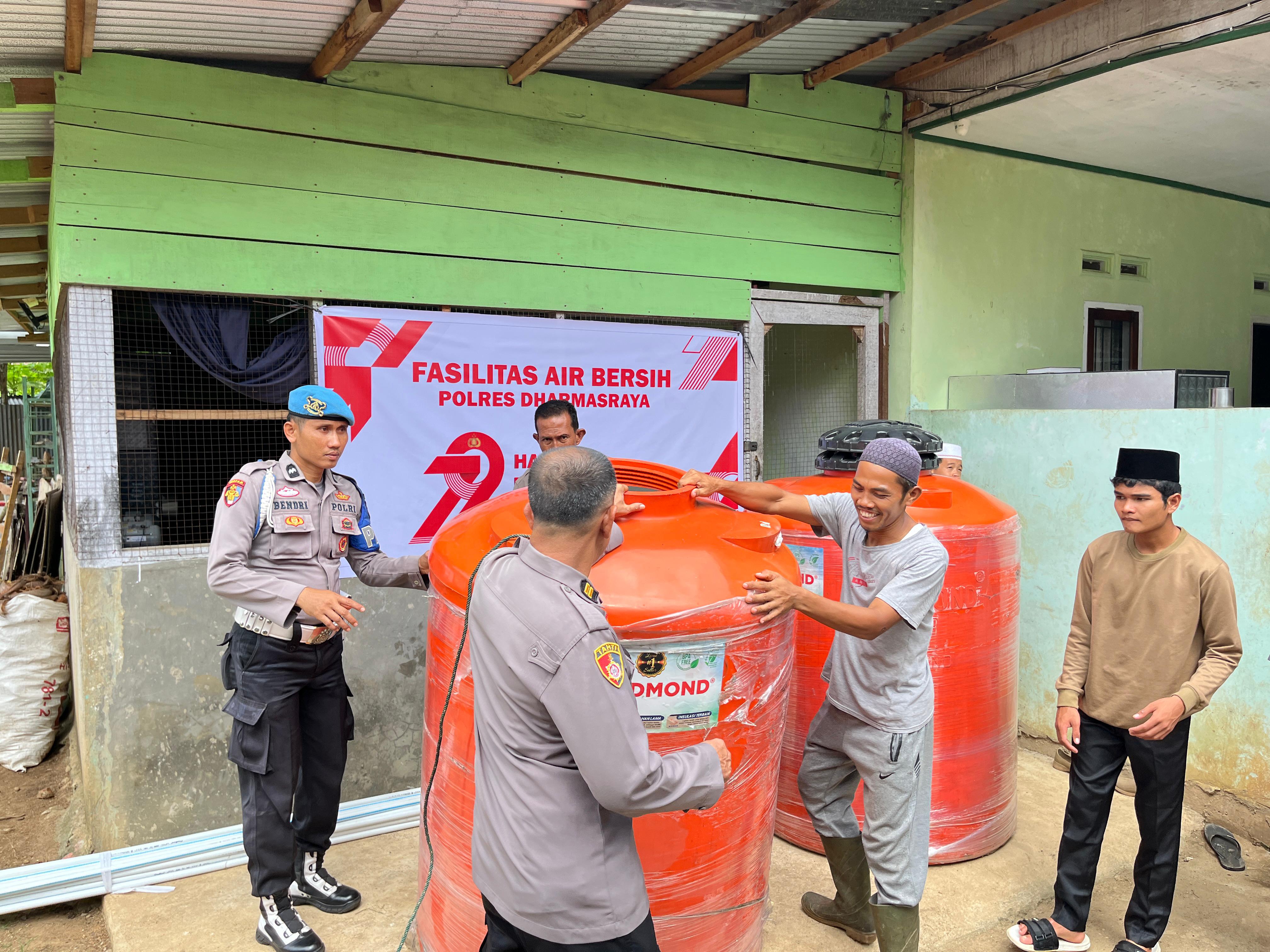 Bakti Polri untuk Anak Yatim, Polres Dharmasraya Bantu Fasilitas Air Bersih dan Bansos untuk Panti Asuhan Ponpes Pembangunan