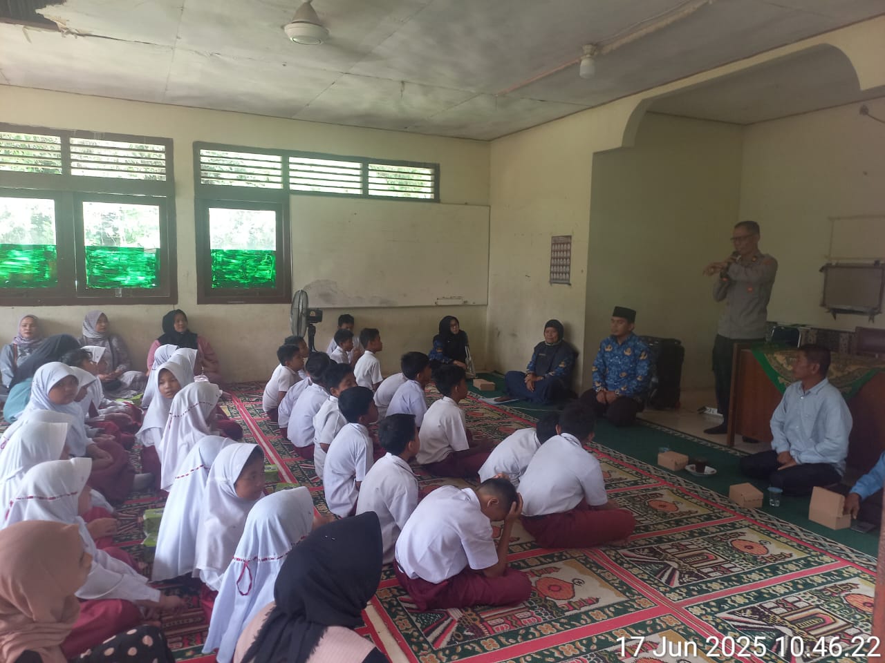 Cegah Sejak Dini, Polsek Pulau Punjung Edukasi Siswa SDN 20 tentang Bahaya Narkoba