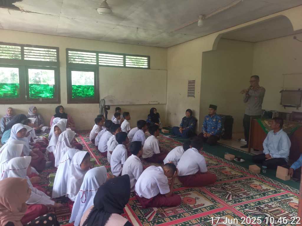 Cegah Sejak Dini, Polsek Pulau Punjung Edukasi Siswa SDN 20 tentang Bahaya&nbsp;Narkoba