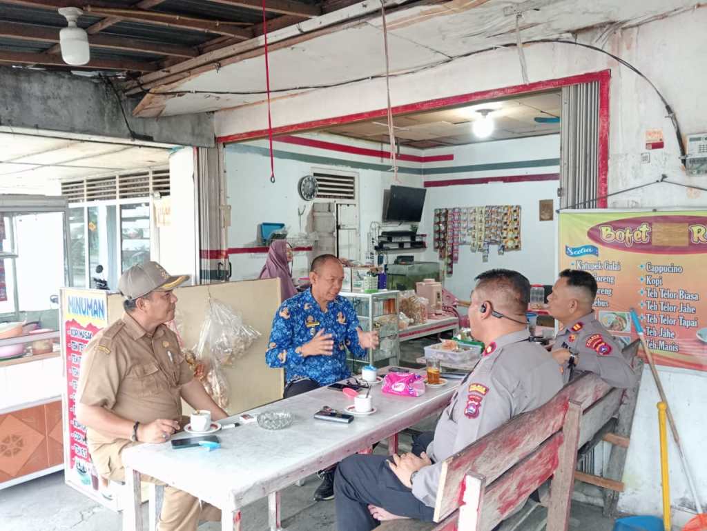 Kabag Ops Polres Padang Pariaman dan Kapolsek 2×11 Enam Lingkung Lakukan Gelar Silaturahmi dalam Rangka Cooling System di Kayu&nbsp;Tanam