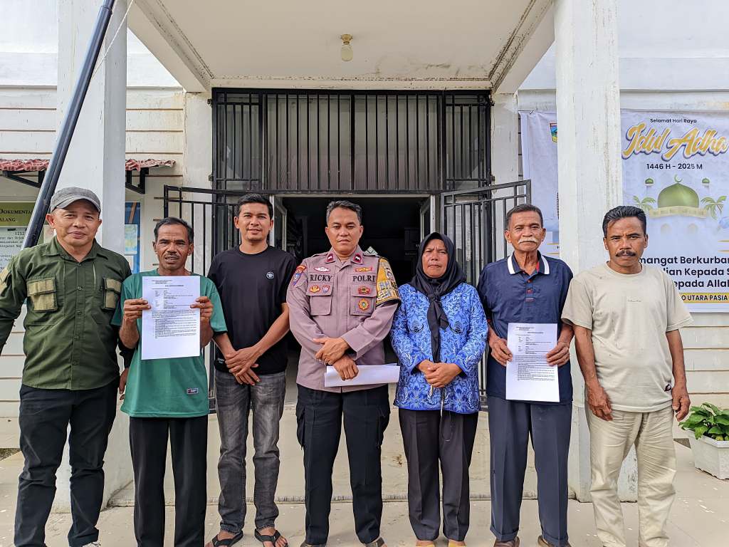 Durian Jatuh Picu Masalah, Bhabinkamtibmas Sungai Pagu Hadir Jadi&nbsp;Penyejuk