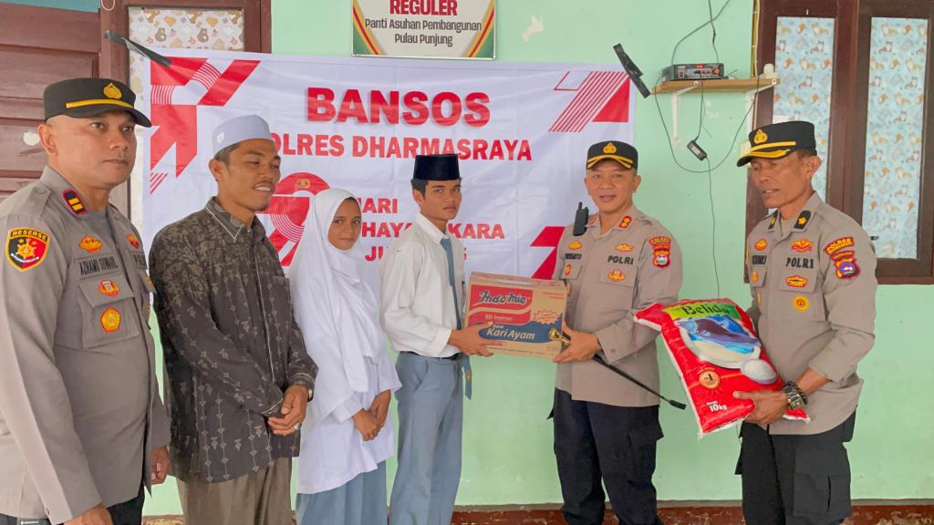 Bakti Sosial Hari Bhayangkara ke-79, Kapolres Serahkan Bantuan ke Anak&nbsp;Panti