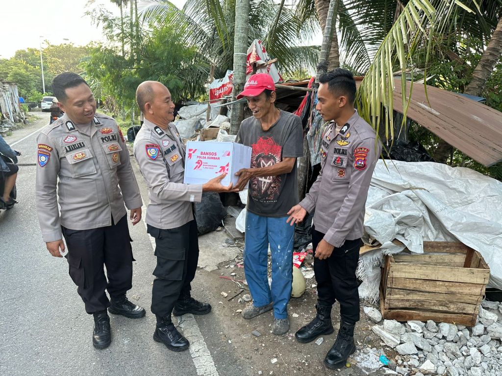 Dalam Rangka HUT Bhayangkara ke-79 Tahun 2025, Ditbinmas Polda Sumbar Gelar&nbsp;Bansos