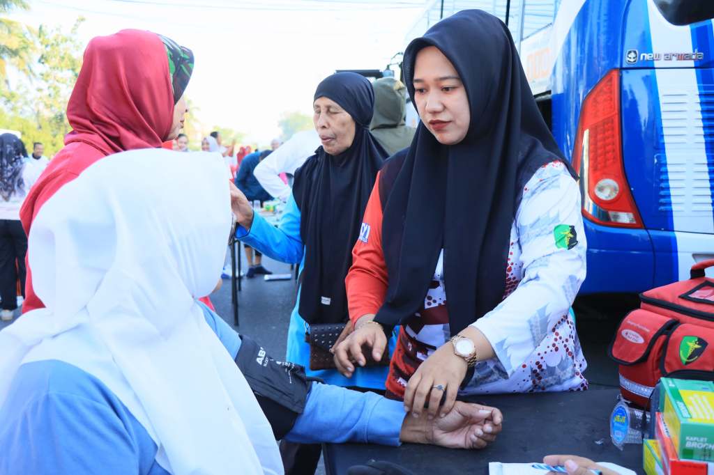 Polres Solok Kota Gelar Pelayanan SIM Keliling, SKCK Keliling, dan Bakti Kesehatan dalam Rangka Hari Bhayangkara&nbsp;ke-79