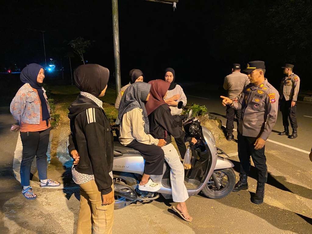 Patroli Bhayangkara: Regu Siaga Polres Solok Selatan Redam Balap Liar dan Hadirkan Rasa Aman di Tengah&nbsp;Masyarakat