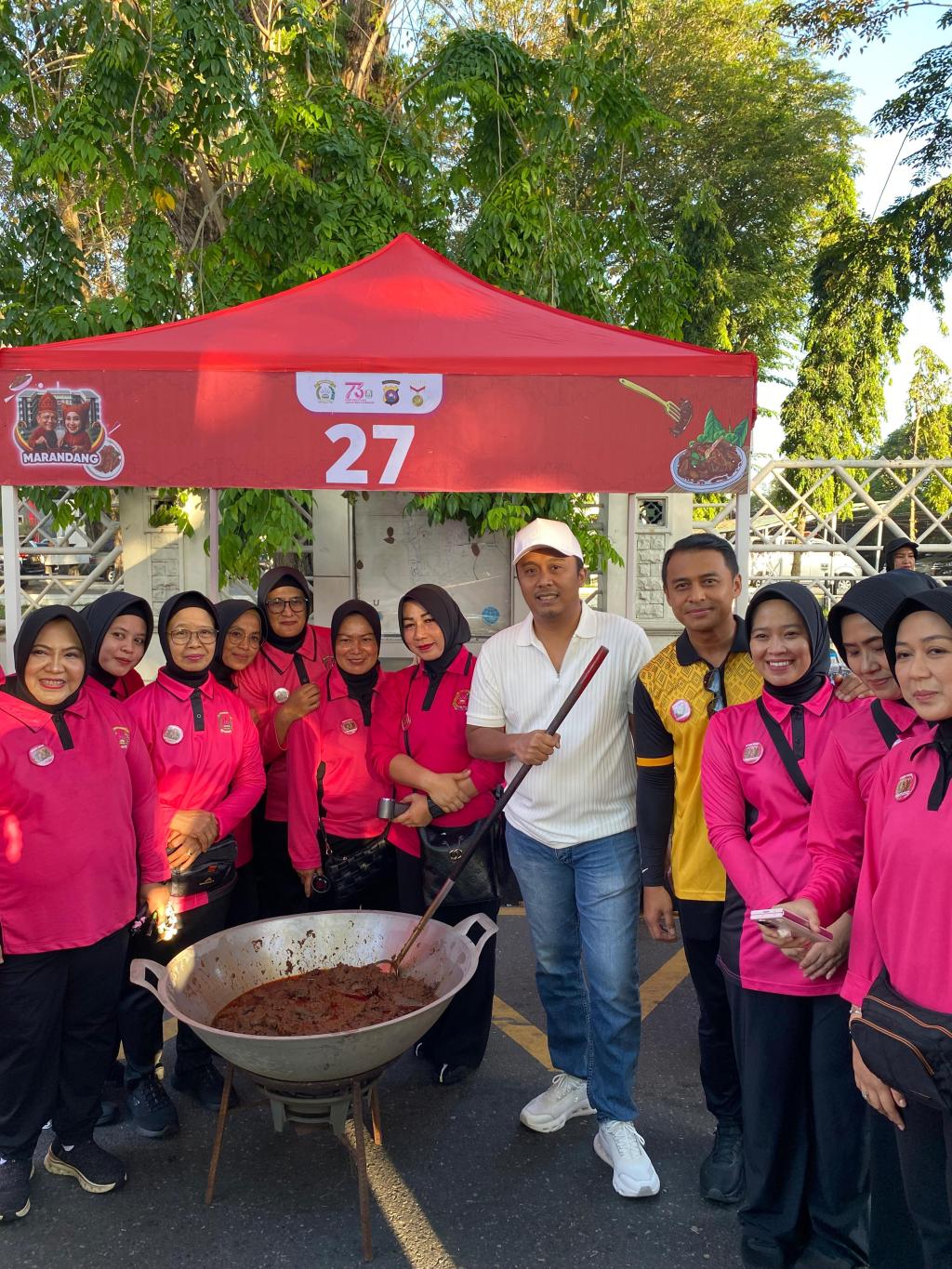 Kapolres 50 Kota Tinjau Langsung Kegiatan Bhayangkari dalam Pemecahan Rekor MURI 1000 Kilogram&nbsp;Randang