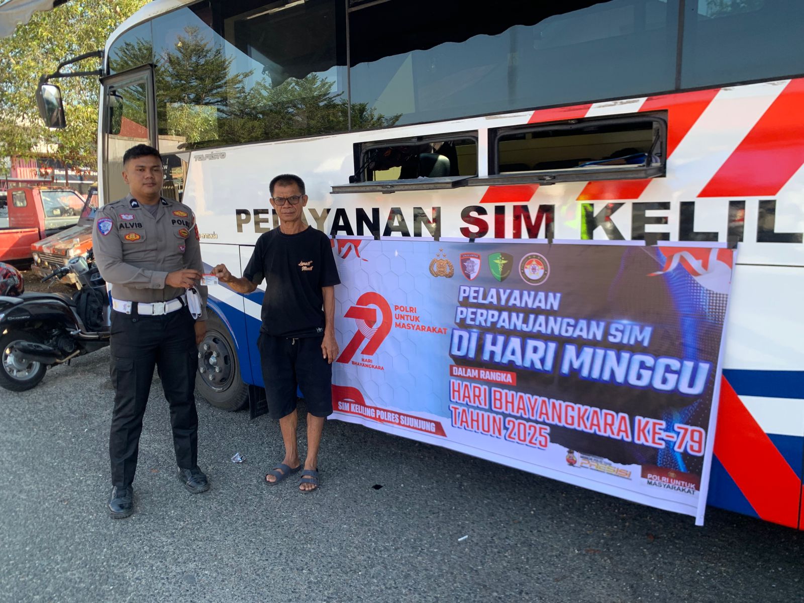 Sambut HUT Bhayangkara ke-79, Satlantas Polres Sijunjung Gelar Pelayanan SIM Keliling untuk Masyarakat