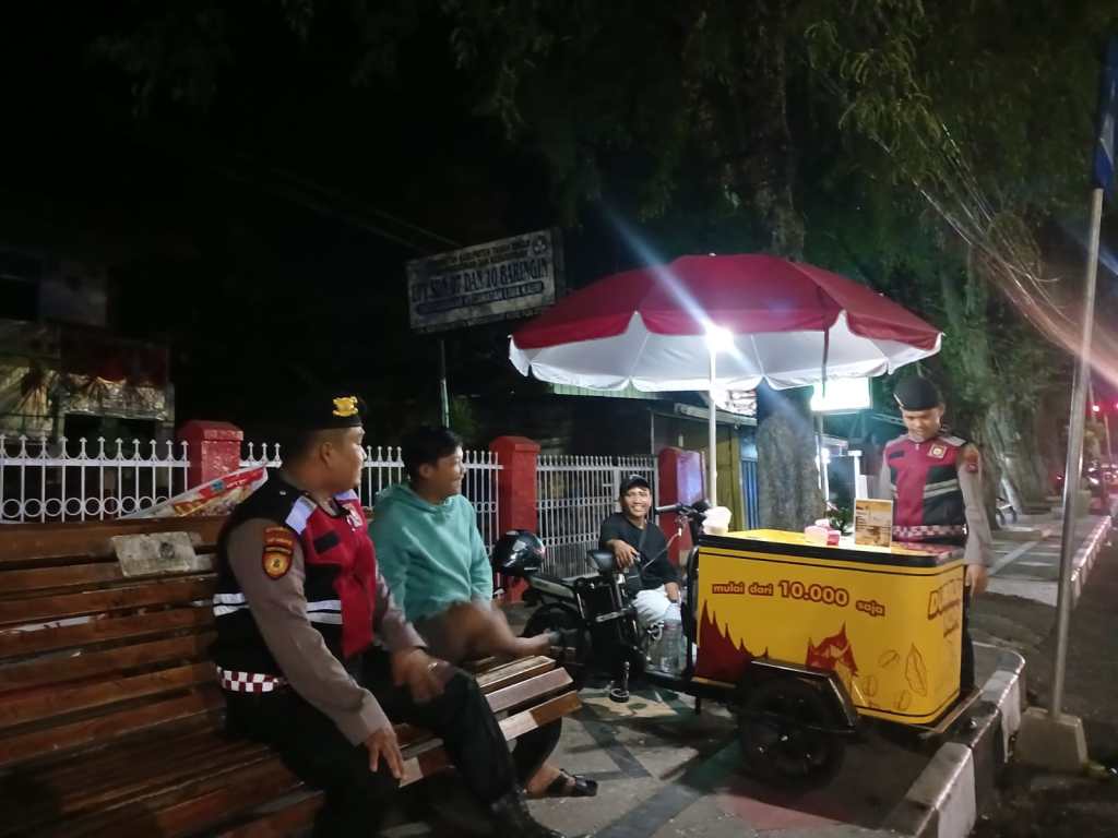 Ciptakan Kamtibmas Aman dan Kondusif,&nbsp; Personil Polres Tanah datar Laksanakan Patroli Dialogis di Lokasi Kegiatan&nbsp;Masyarakat