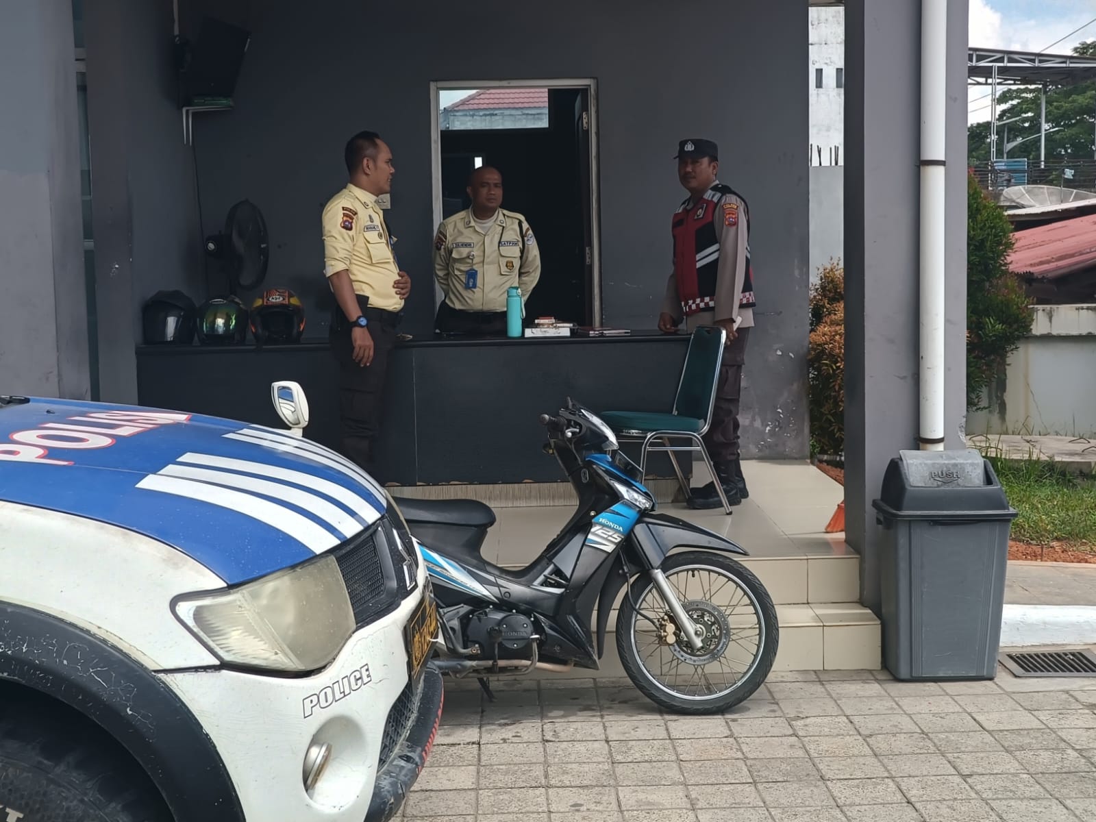 Polsek Pulau Punjung Patroli Siang, Tertibkan Lalu Lintas dan Cegah Kejahatan