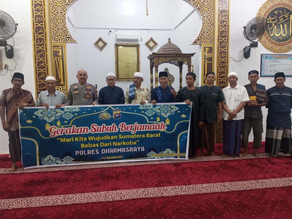 Polsek Sungai Rumbai Gelar Sholat Subuh Berjamaah dan Sosialisasi Bahaya Narkoba dalam Rangka Hari Bhayangkara&nbsp;ke-79