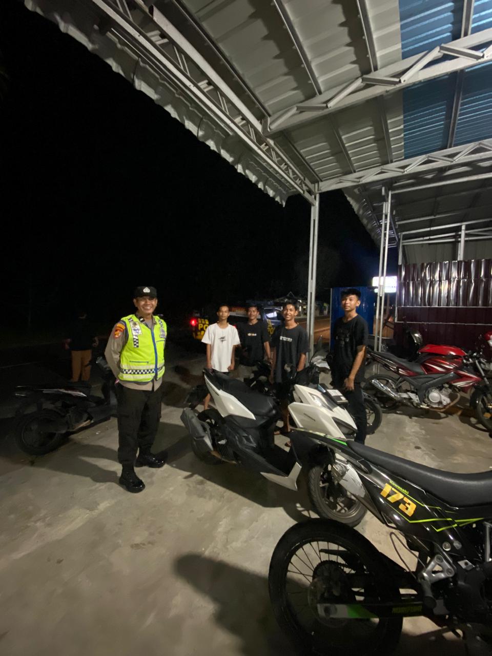 Patroli KRYD Antisipasi Balap Liar dan Tawuran, Polsek Kinali Ciptakan Rasa Aman di Tengah Masyarakat