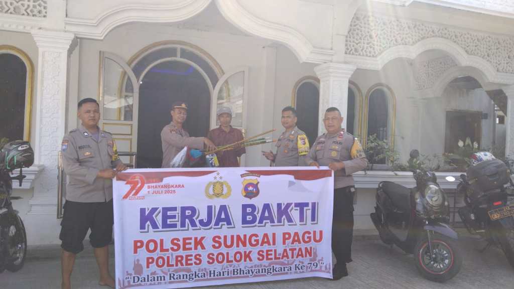 Semangat Bhayangkara 79 Membara Lewat Aksi Nyata Polsek Sungai Pagu di Mesjid Nurul&nbsp;Iman