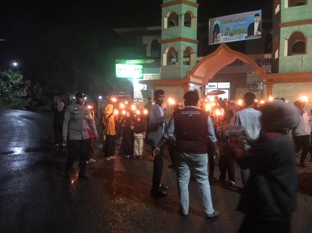 Polsek Barangin Amankan Pawai Obor 1 Muharram 1447 H di Mesjid Abrar Kolok&nbsp;Mudiak