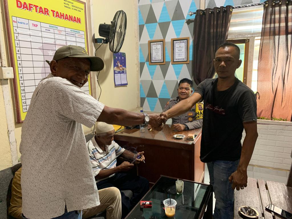 Bripka Prenaldyon Bhabinkamtibmas Nagari Sei. Talang dan Simpang Sugiran Laksanakan Problem Solving Kasus&nbsp;Pengancaman