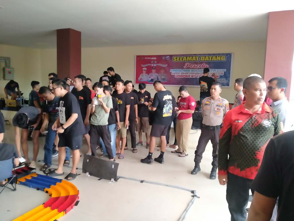 Kasat Lantas Polres Solok Kota Gelar Lomba Tamia di Sirkuit Command Center, Meriahkan Hari Bhayangkara&nbsp;ke-79