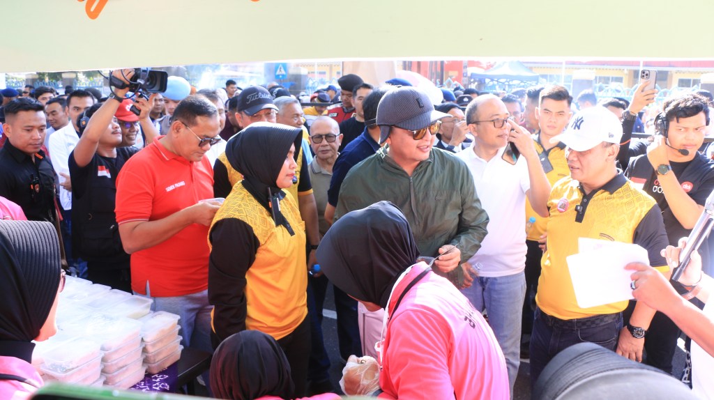 Merendang 1.000 Kg, Polda Sumbar Dekat di Hati&nbsp;Rakyat