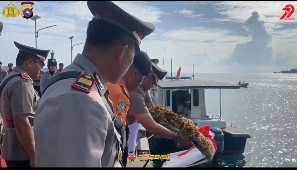 Kapolres Kep. Mentawai Pimpin Upacara Tabur Bunga Dalam Rangka Hut Bhayangkara Ke-&nbsp;79