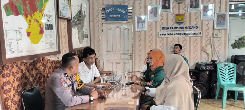 Bhabinkamtibmas Nagari Koto Tinggi DDS dengan Masyarakat Koto&nbsp;Tinggi.