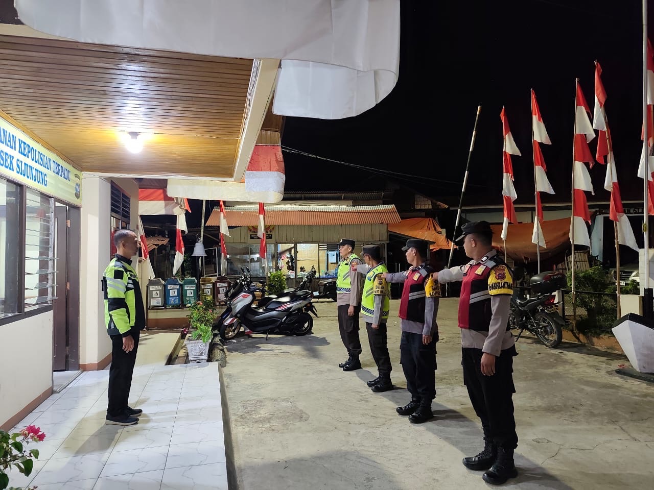 Kapolsek Sijunjung Pimpin Giat Cipta Kondisi Pada Saat Akhir Pekan