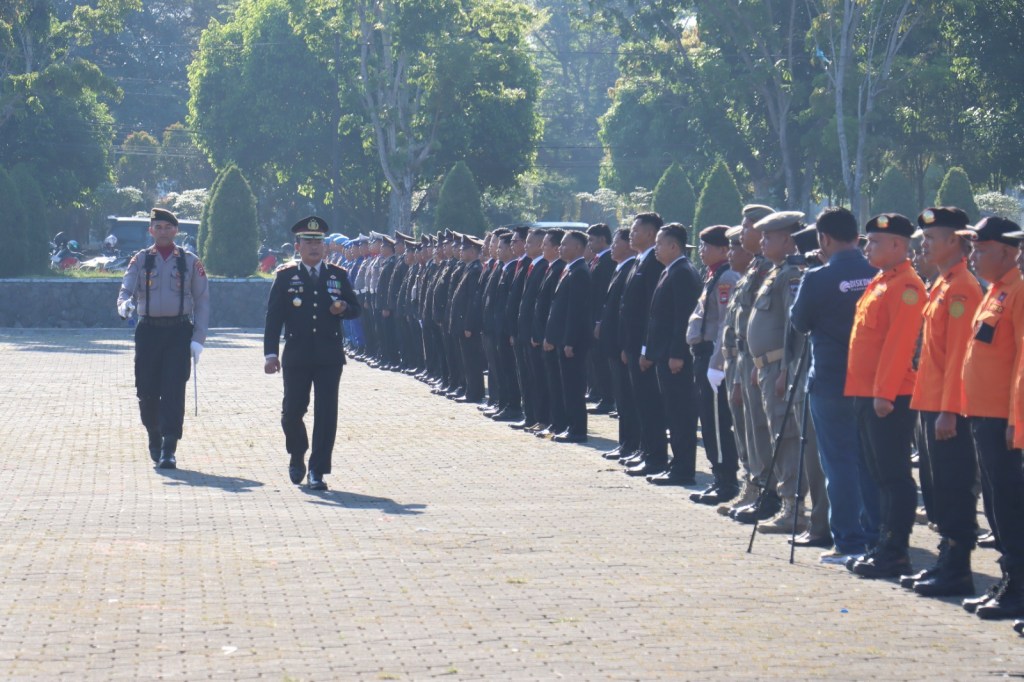 Polres Pasaman Barat Menggelar Upacara Hari Bhayangkara Ke-79 Tahun 2025 Di Halaman Kantor&nbsp;Bupati