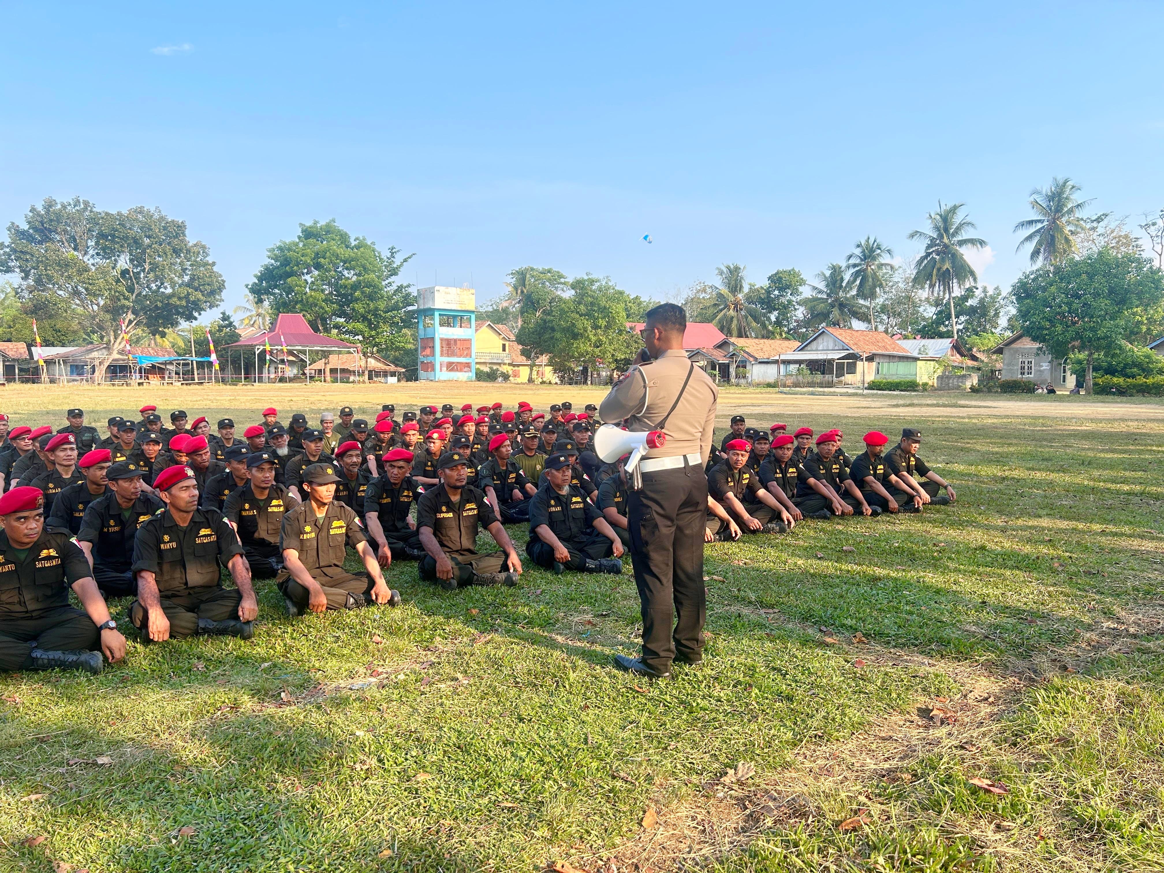 Polres Dharmasraya Beri Pembekalan Kebangsaan dan Lalu Lintas kepada Satgas MTA Gabungan