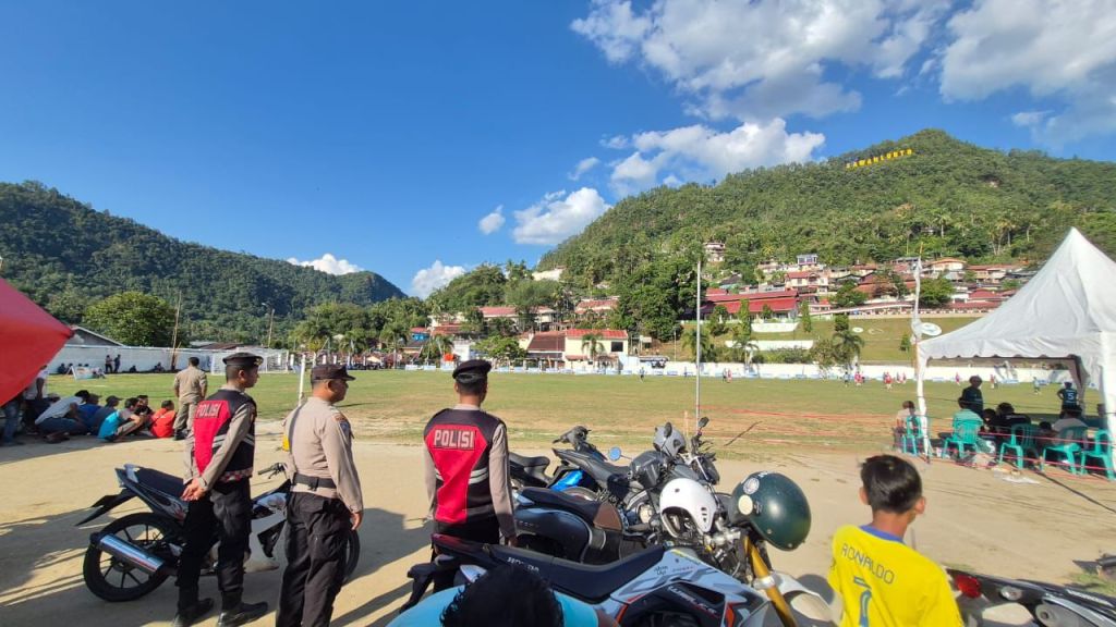 Polres Sawahlunto Kembali Amankan Pertandingan Piala Walikota Cup I: Dua Laga Seru Sukses Digelar di Lapangan&nbsp;Ombilin