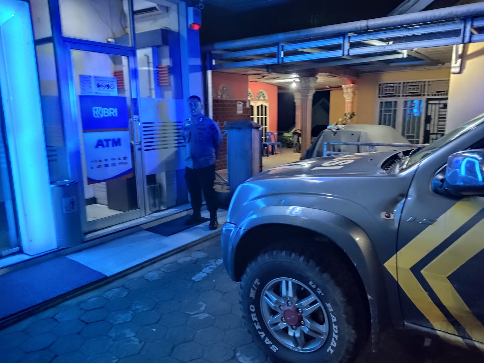 BHABINKAMTIBMAS NAGARI HARAU DUKUNG KETAHANAN PANGAN NASIONAL DENGAN TURUN LANGSUNG KE LAHAN PERTANIAN WARGA