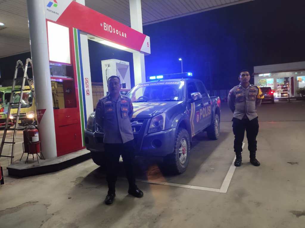 Demi Terciptanya Situasi Aman, Personel Polsek Tanjung Gadang Gencar Laksanakan Blue Light&nbsp;Patrol