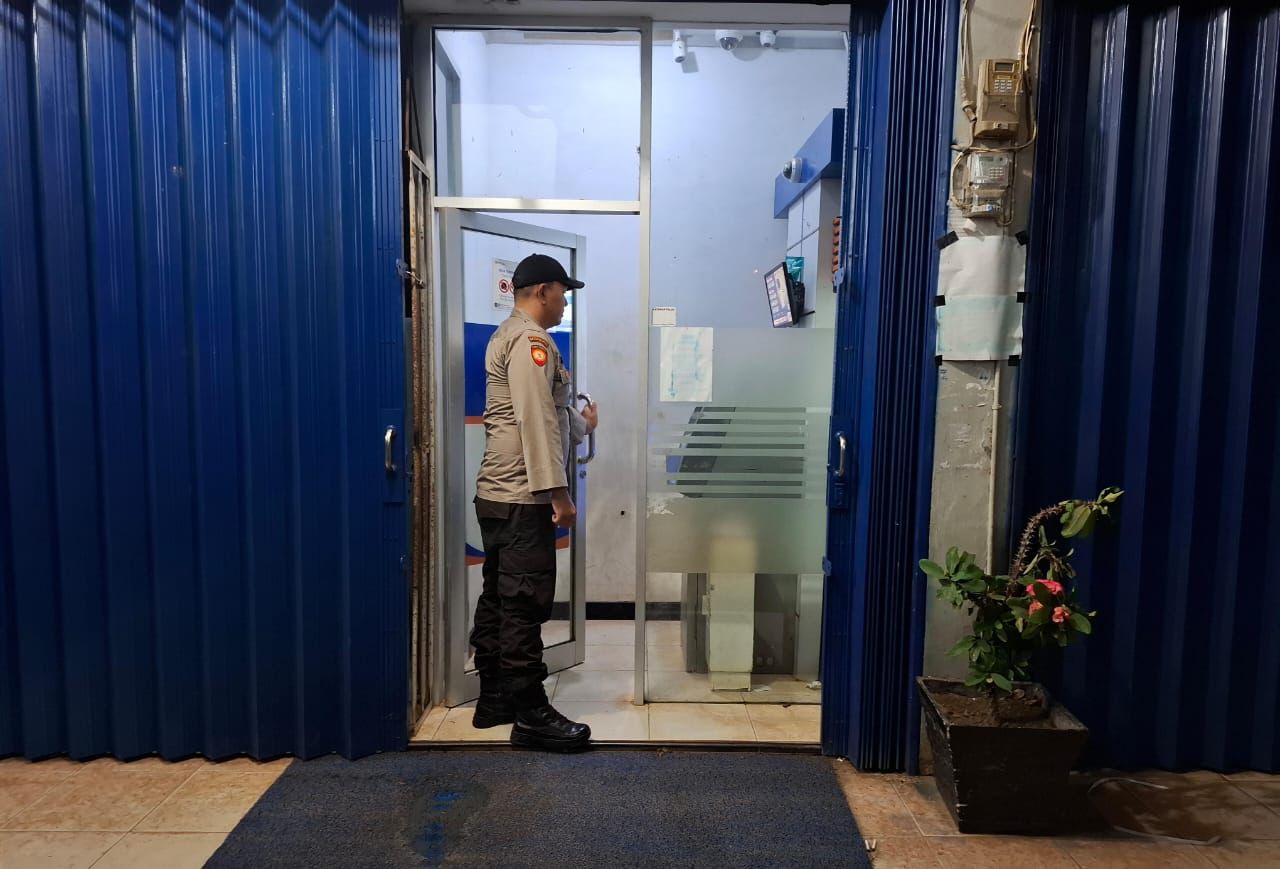 Ketika Kota Tertidur, Polisi Masih Terjaga