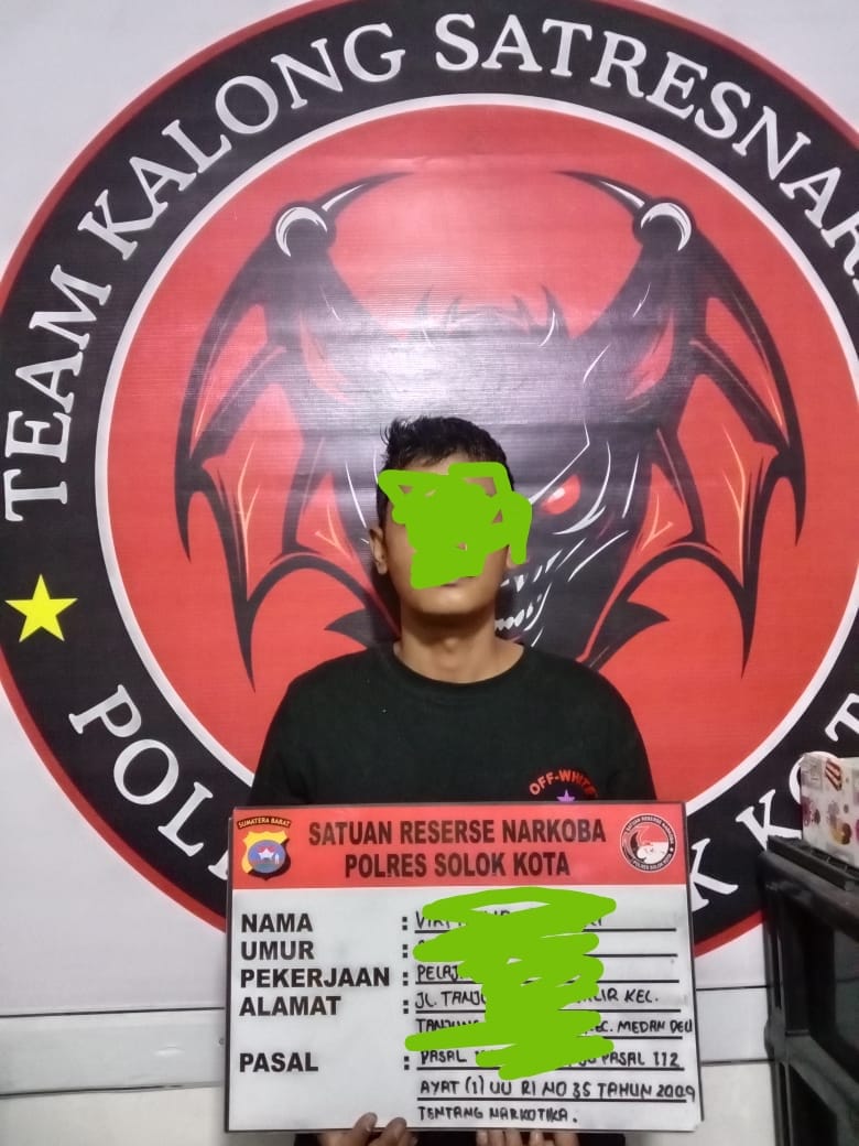 Satresnarkoba Polres Solok Kota Berhasil Bekuk Mahasiswa Asal Medan Pembawa 20 Paket Sabu di Taman&nbsp;Bidadari