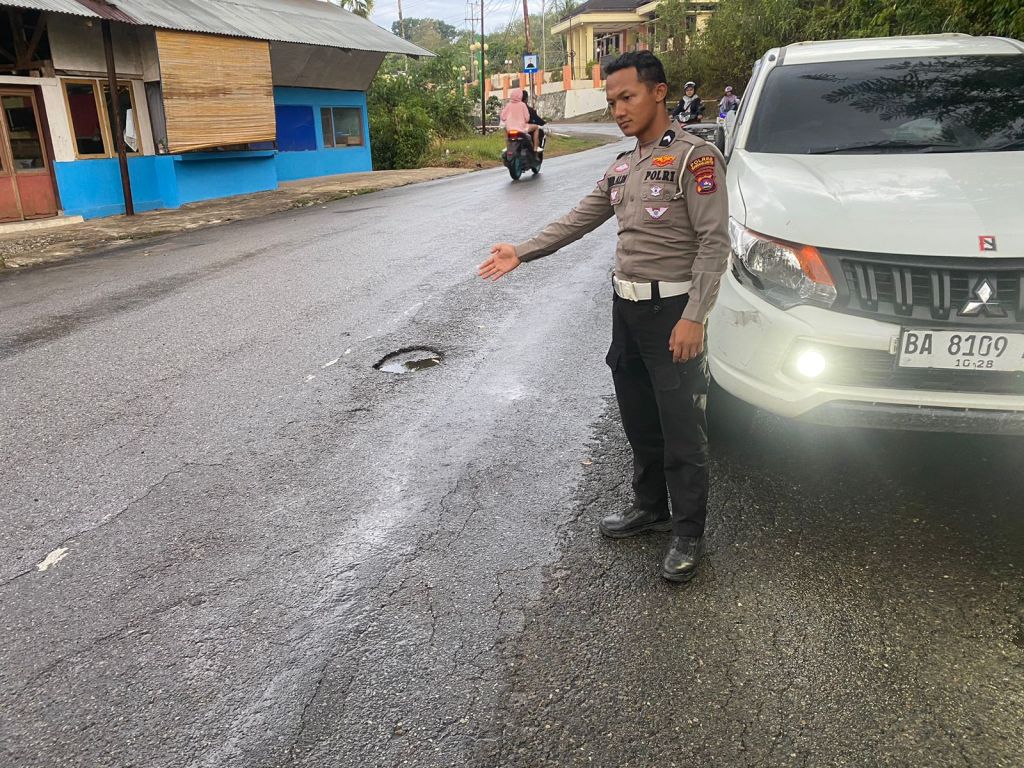 Kecelakaan di Depan RM Pondok Salero, Satlantas Polres Sawahlunto Lakukan Olah&nbsp;TKP