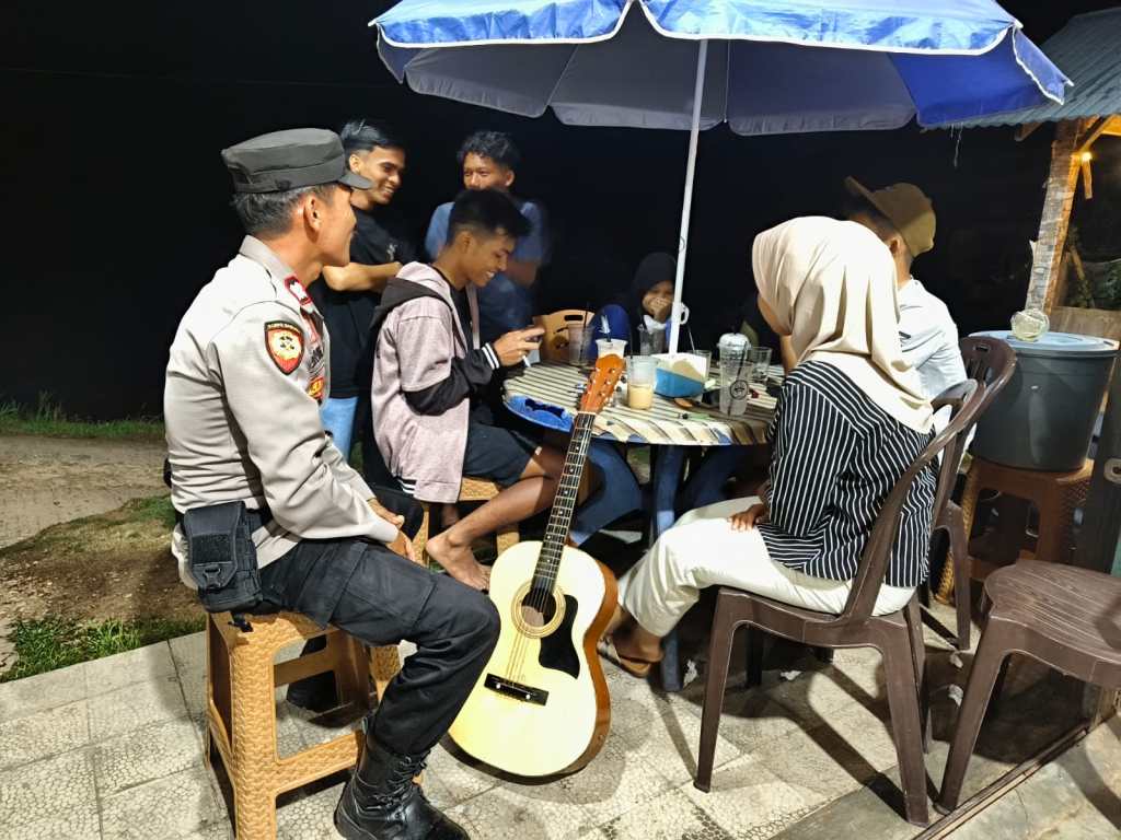 Personel Polsek Lubuk Tarok Berikan Himbauan Antisipasi Tawuran, Balap Liar, dan&nbsp;Premanisme