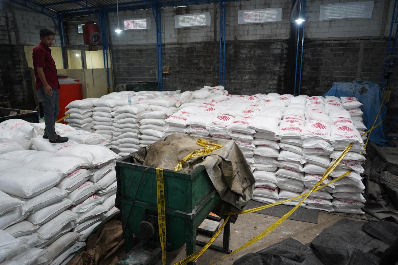 Polisi Bongkar Praktik Gula Oplosan Tak SNI di Banyumas