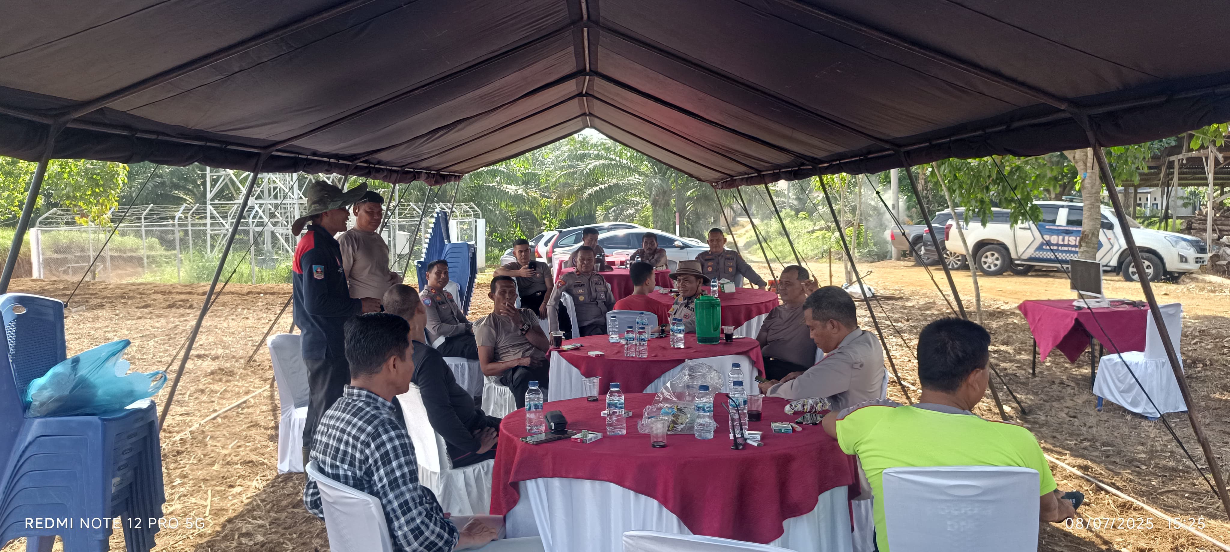 Polres Dharmasraya Dampingi Petani Siapkan Lahan Untuk Penanaman Jagung Serentak Triwiulan III
