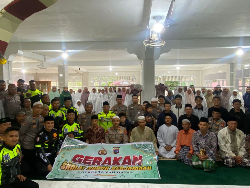 Gerakan Subuh Berjamaah Polres Tanah Datar, Silaturahmi Bersama Masyarakat di Mesjid babussalam&nbsp;pagaruyung
