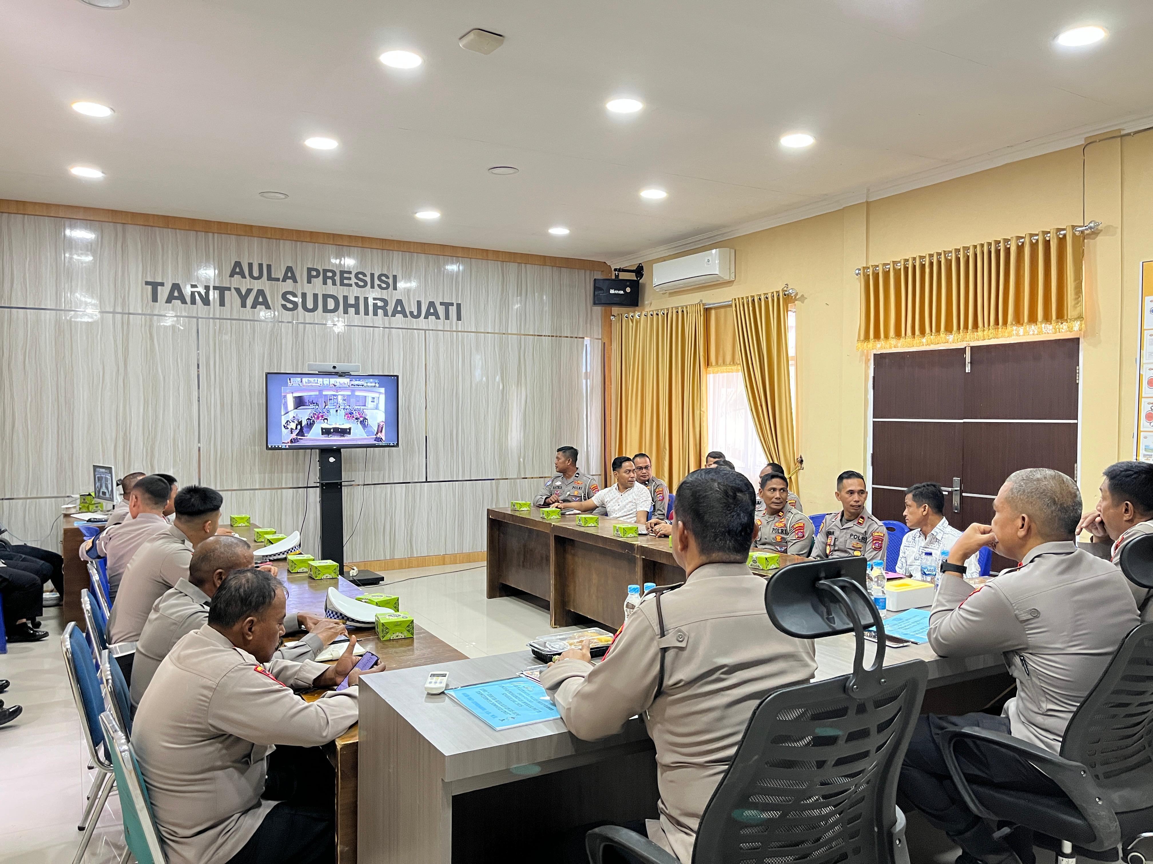 Polres Dharmasraya Ikuti Zoom Meeting Latpraops Patuh Singgalang 2025