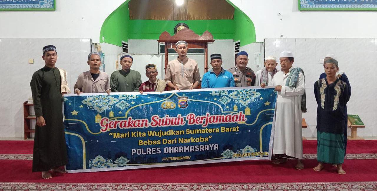 Gerakan Sholat Subuh Berjamaah Personel Polsek Koto Baru Ajak Tokoh Nagari Berantas Balap Liar