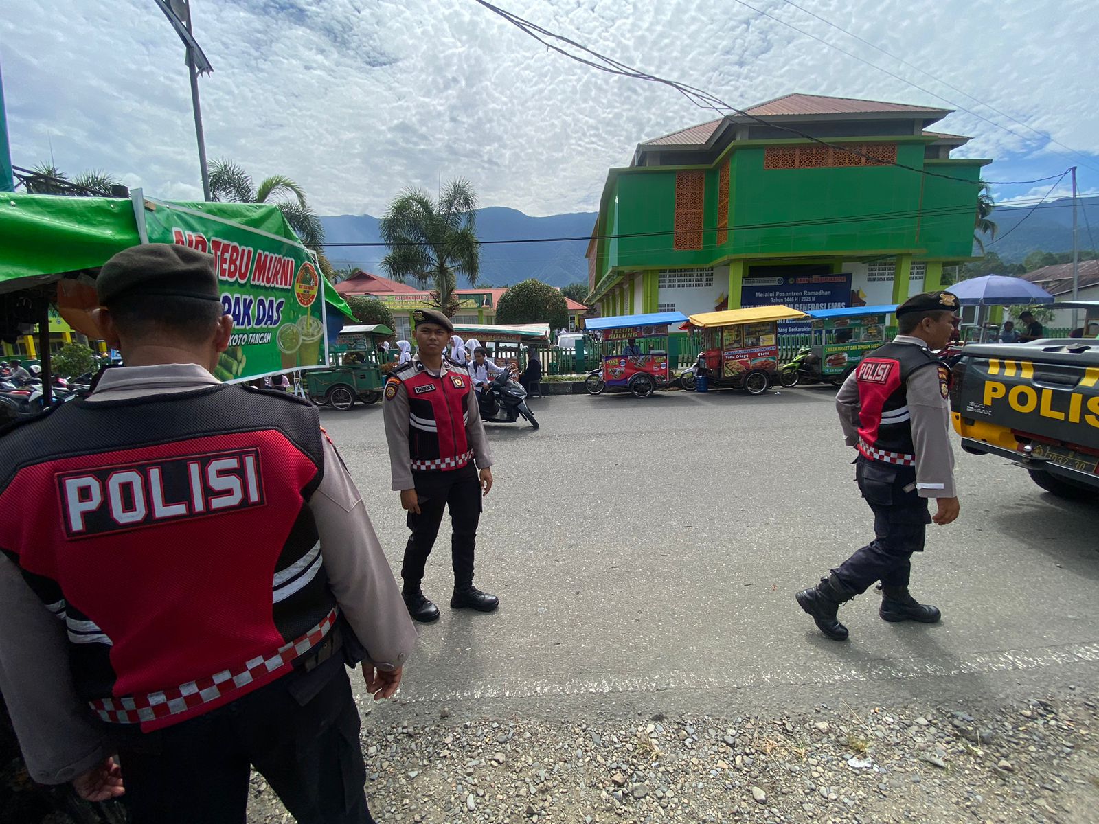 Antisipasi Ganguan Kamtibmas Di Kota Lubuk Sikaping Kasat Samapta Polres Pasaman Bersama Anggota Lakukan Patroli Dialogis