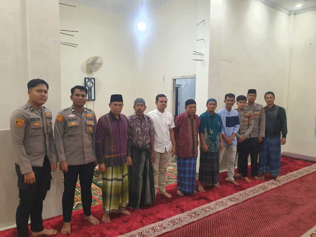 Polres Agam Gerakan Shubuh Jamaah, Kapolres Lakukan Silaturahmi Bersama Masyarakat Masjid seputaran Wilkum Polres&nbsp;Agam