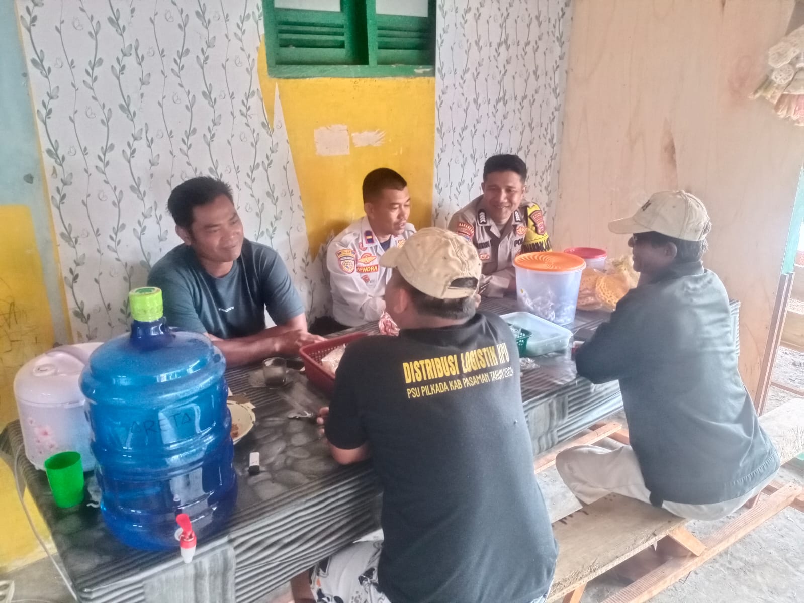 Bhabinkamtibmas Nagari Tanjuang Baringin Sosialisasi Manfaatkan Lahan kosong Kepada Masyarakat