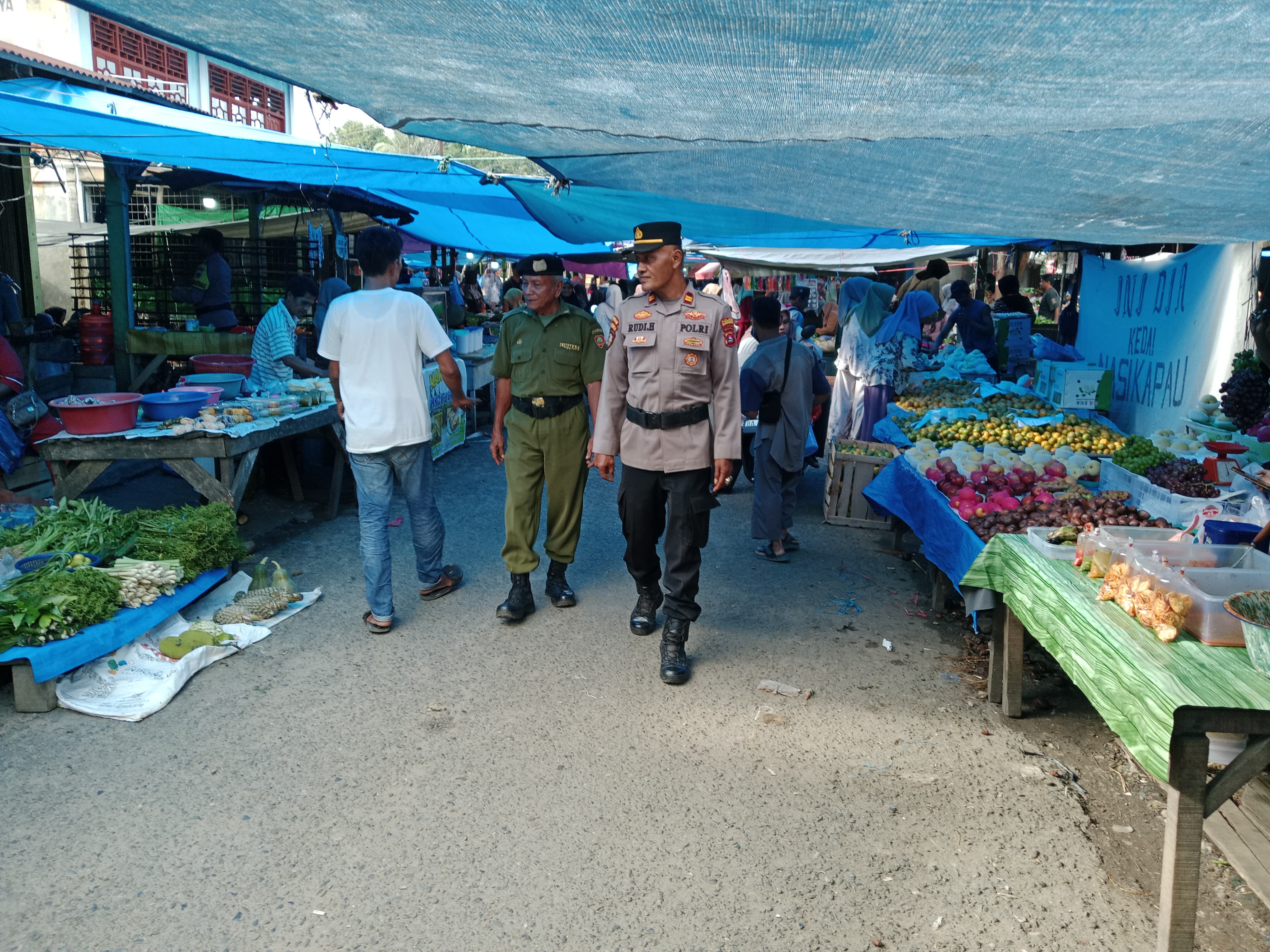 Polsek Koto Baru Patroli, Wujudkan Rasa Aman di Pasar Tradisional