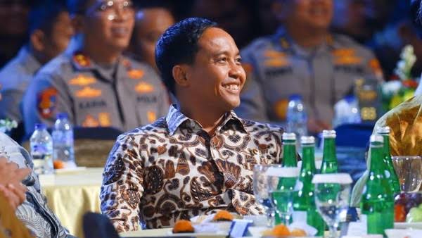 Menhut Puji Polisi Teladan Penerima Hoegeng Awards 2025: Luar Biasa, Keren&nbsp;Sekali!