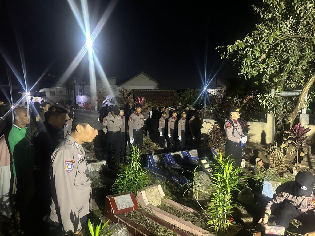 Gugur Saat Menjalankan Tugas, Bripka Cecep diberikan Kenaikan Pangkat Luar Biasa&nbsp;Anumerta