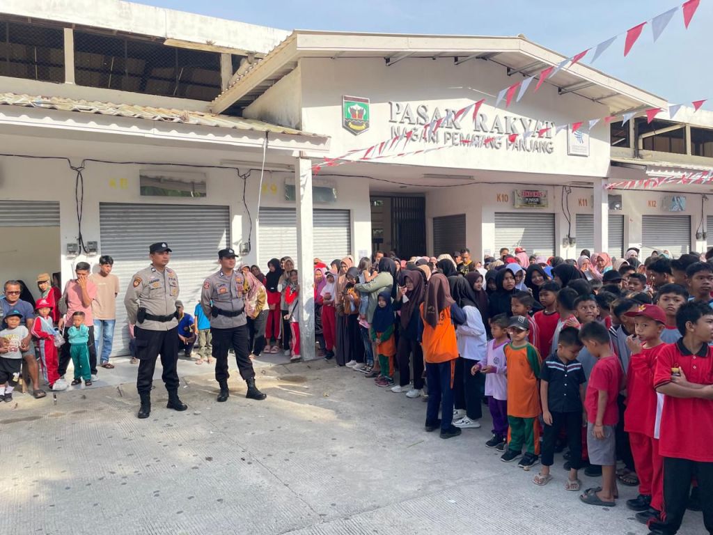 Kapolsek Sijunjung Pimpin Langsung Pengamanan Gerak Jalan Jantung Sehat dalam Rangka Menyambut HUT Kemerdekaan RI&nbsp;ke-80