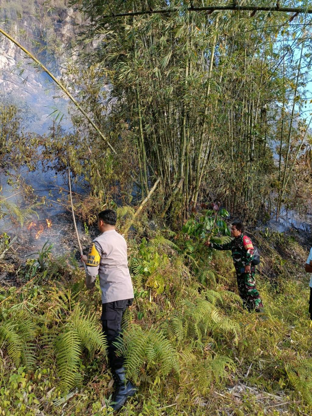 Bhabinkamtibmas Nagari Tarantang Tinjau Lokasi Kebakaran di Jorong Tarantang Kecamatan&nbsp;Harau