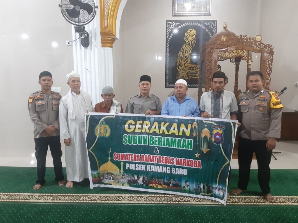 Personel Polsek Kamang Baru Laksanakan Gerakan Subuh Berjemaah Bersama (GSB)&nbsp;Masyarakat
