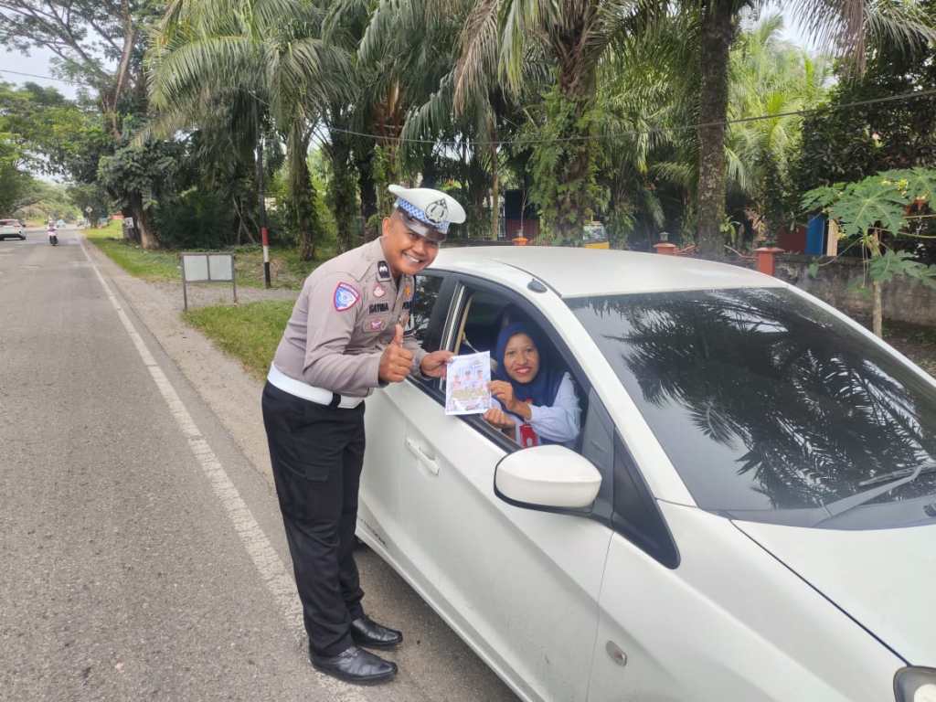 Operasi Patuh Singgalang 2025 Hari ke-8, Satlantas Polres Dharmasraya Tilang Enam Pelanggar dan Berikan 12&nbsp;Teguran