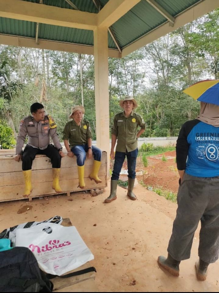 Bhabinkamtibmas Nagari Padang Sibusuk Laksanakan Sambang dan Sosialisasi Tentang Ketahanan&nbsp;Pangan