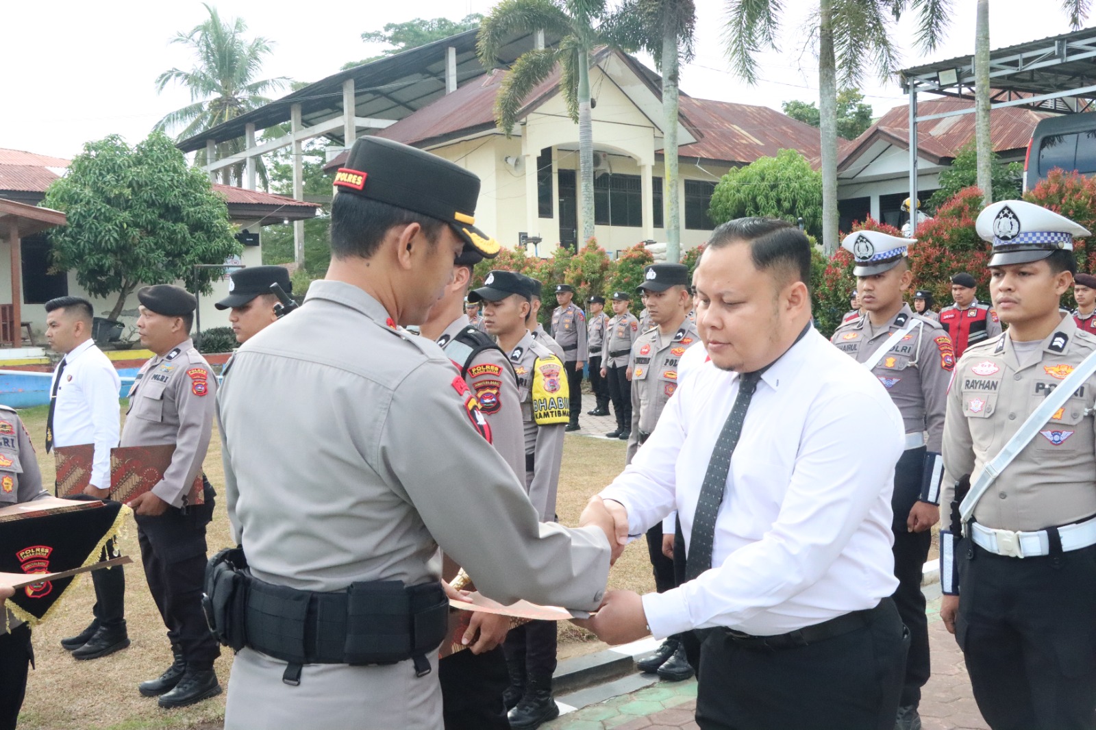 24 Personil Berprestasi Terima Penghargaan dari Kapolres Tanah Datar